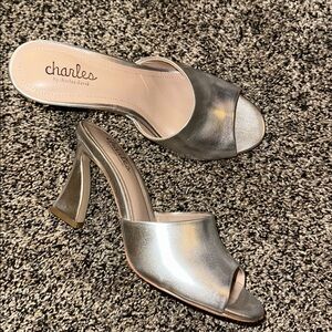 NEW Charles by Charles David Metallic Silver Open-Toe Slide Mules Size 6
